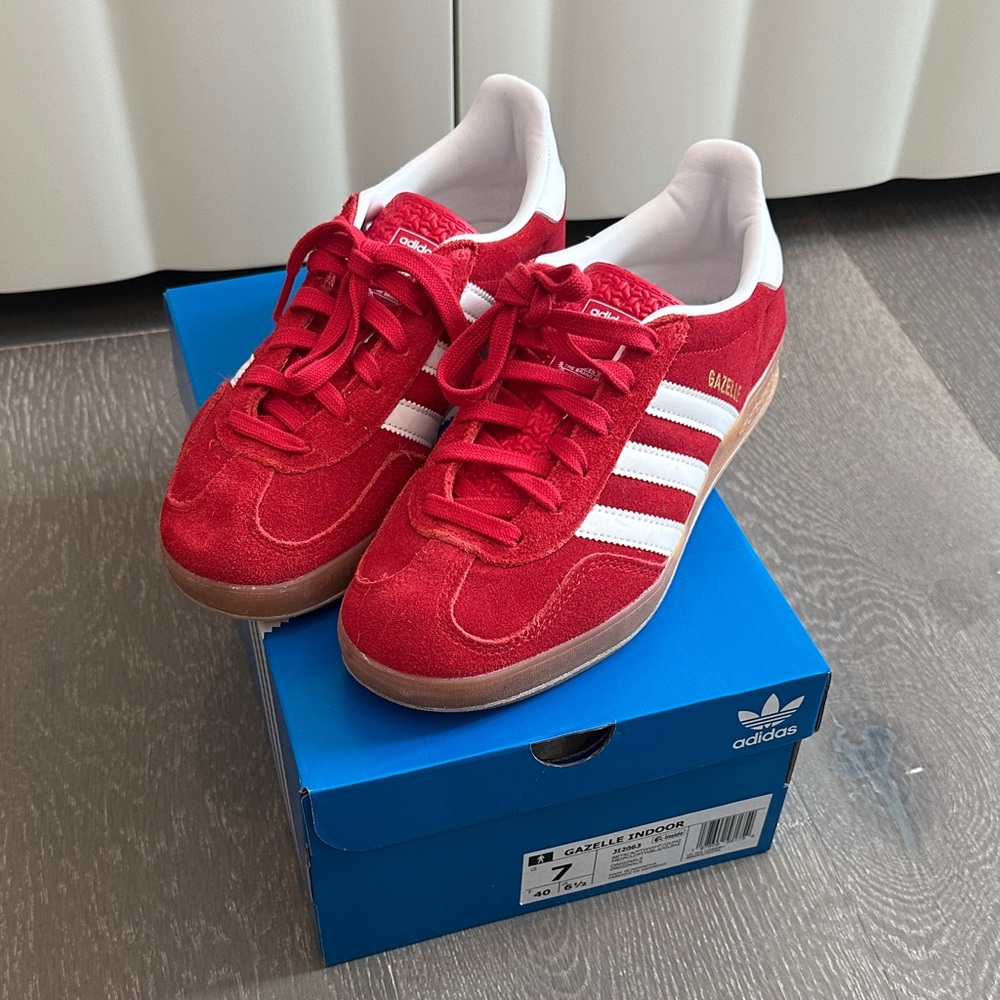 New Adidas Gazelle Indoor Shoes in Better Scarlett/Cloud White/Gum M7/W8